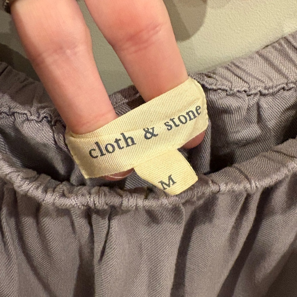 Cloth & Stone Off The Shoulder Top - Picture 3 of 4